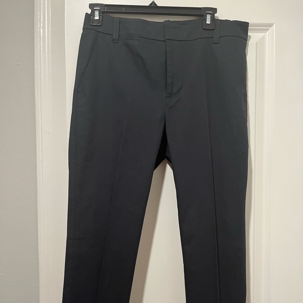 Vince Women’s coin pocket chino pant  cotton never worn. Navy